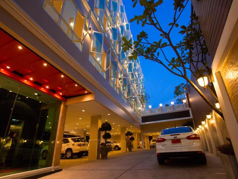 Sun Sky Resort Jomtien Beach Exterior photo