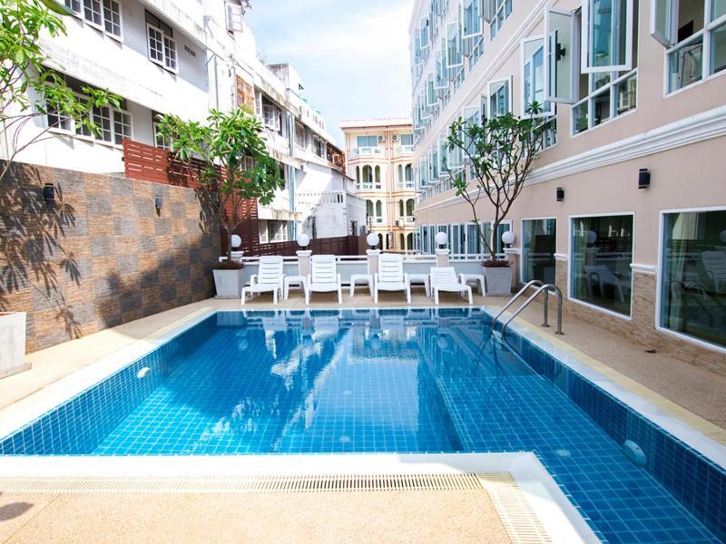 Sun Sky Resort Jomtien Beach Exterior photo