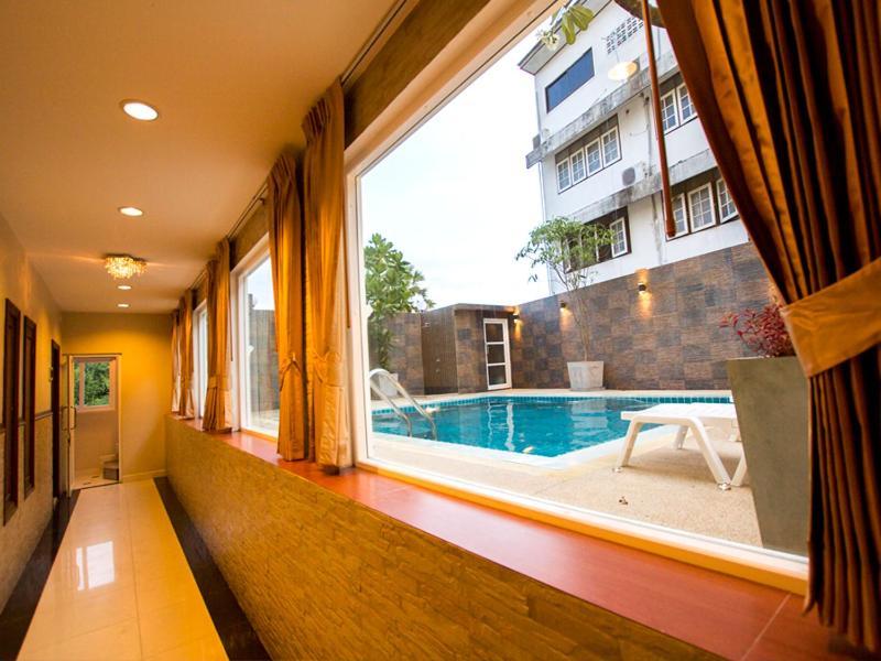 Sun Sky Resort Jomtien Beach Exterior photo