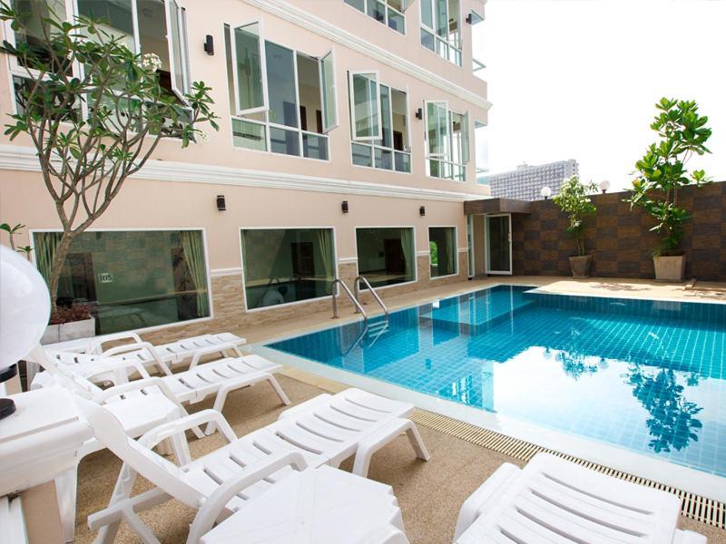 Sun Sky Resort Jomtien Beach Exterior photo