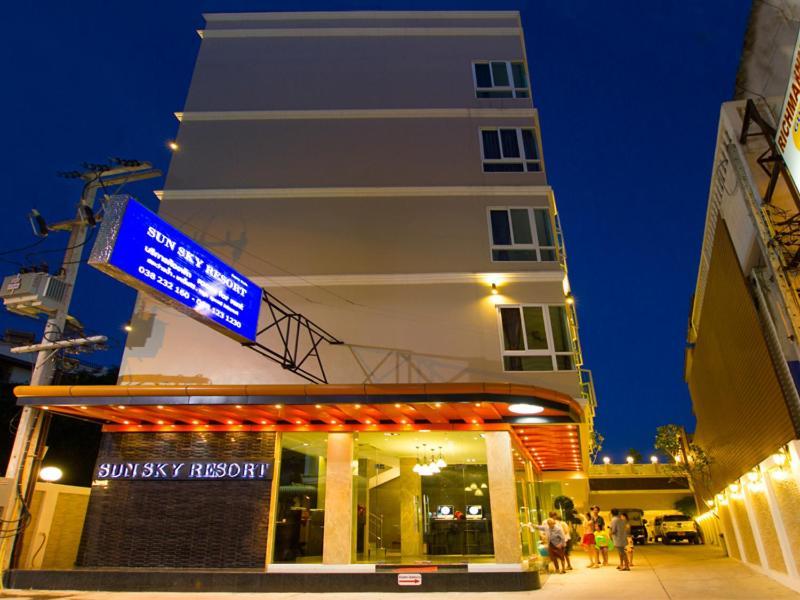 Sun Sky Resort Jomtien Beach Exterior photo