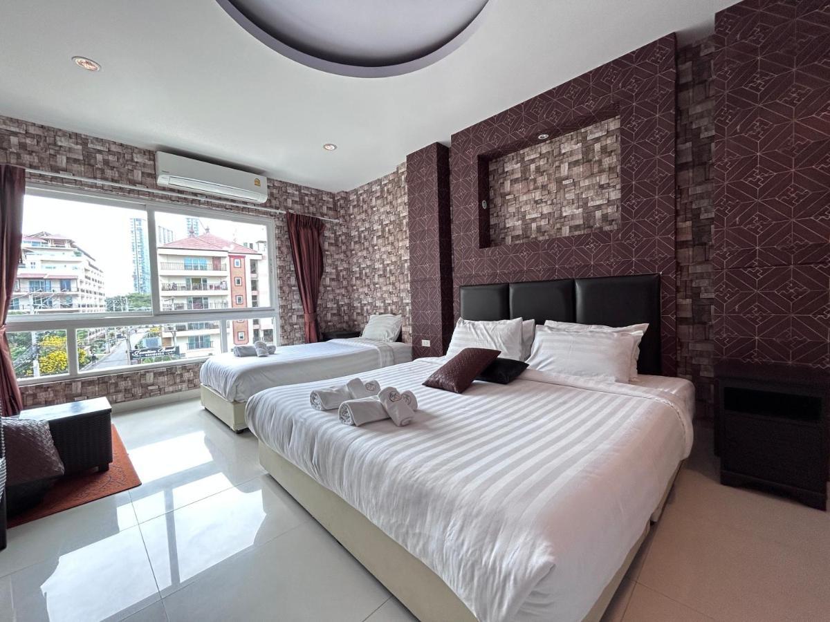 Sun Sky Resort Jomtien Beach Exterior photo