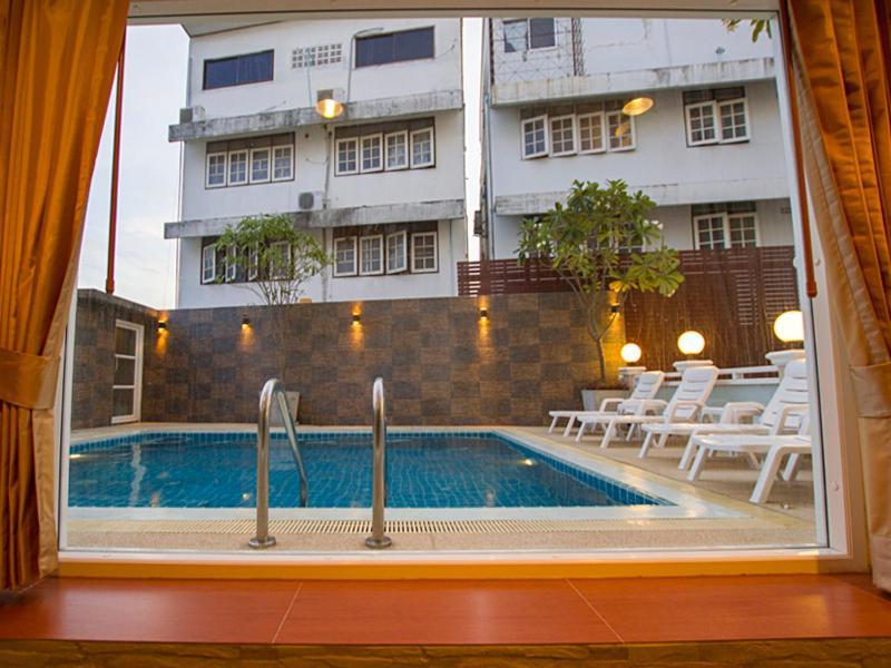 Sun Sky Resort Jomtien Beach Exterior photo