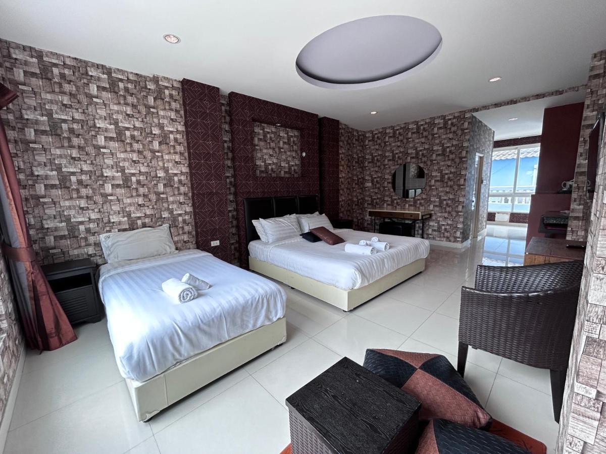 Sun Sky Resort Jomtien Beach Exterior photo