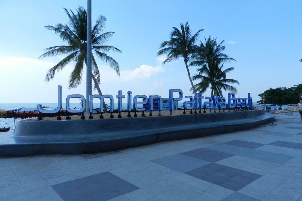 Sun Sky Resort Jomtien Beach Exterior photo