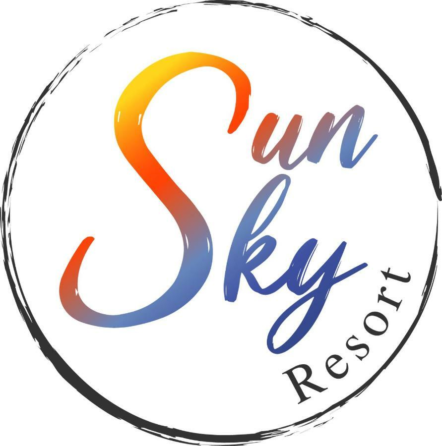 Sun Sky Resort Jomtien Beach Exterior photo